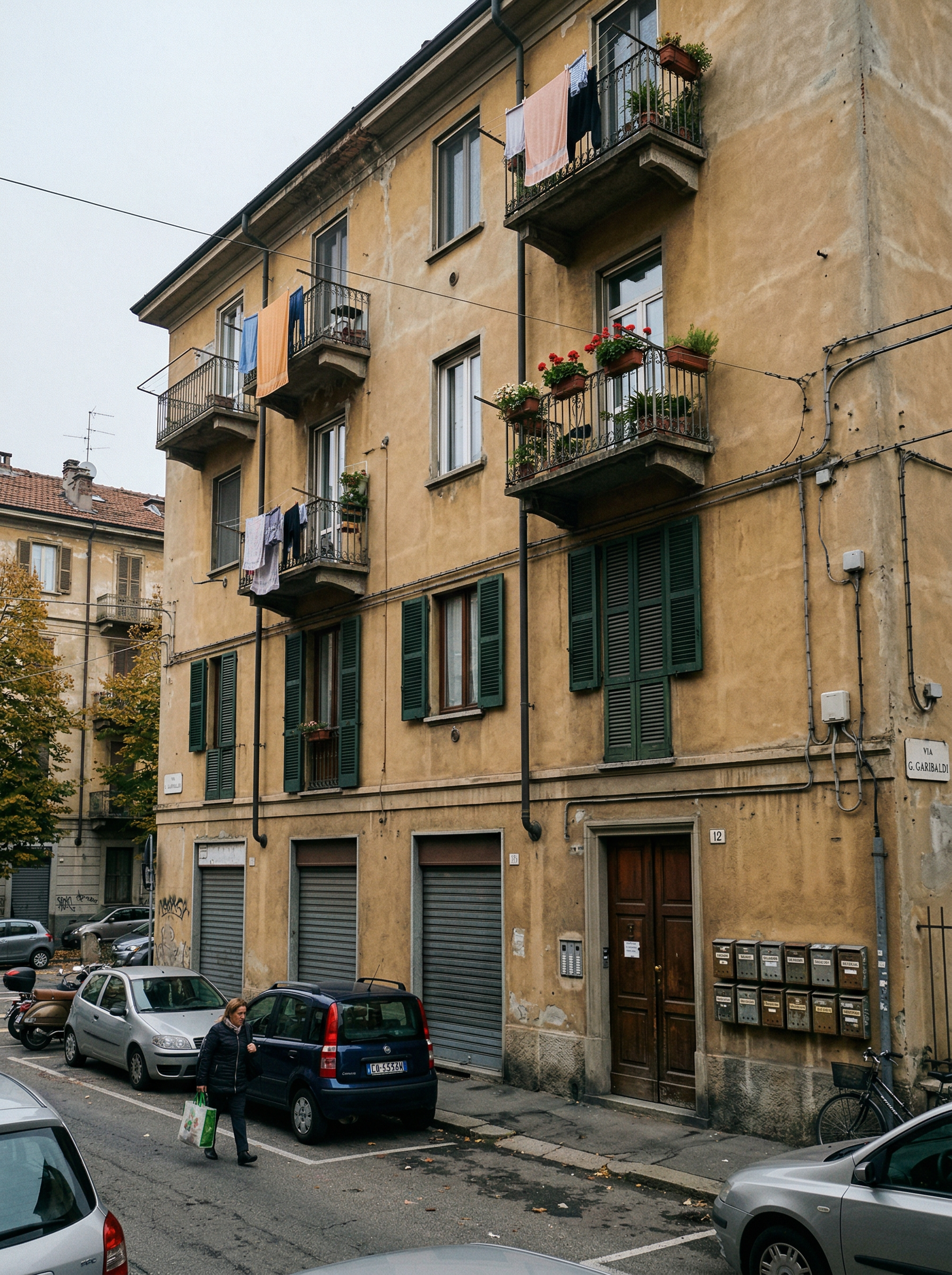 Stabile con 5 immobili totalmente a reddito — acquisizione in corso